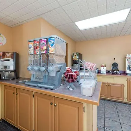 Super 8 By Wyndham Higginsville